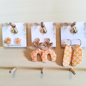 Kamala (abricot) - boucles d'oreilles faites à la main