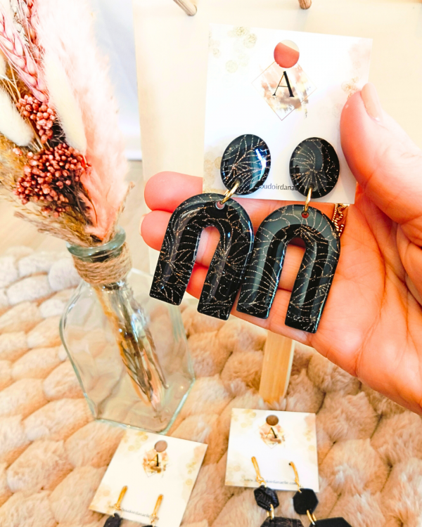 Ava (fond noir) - créatrice française