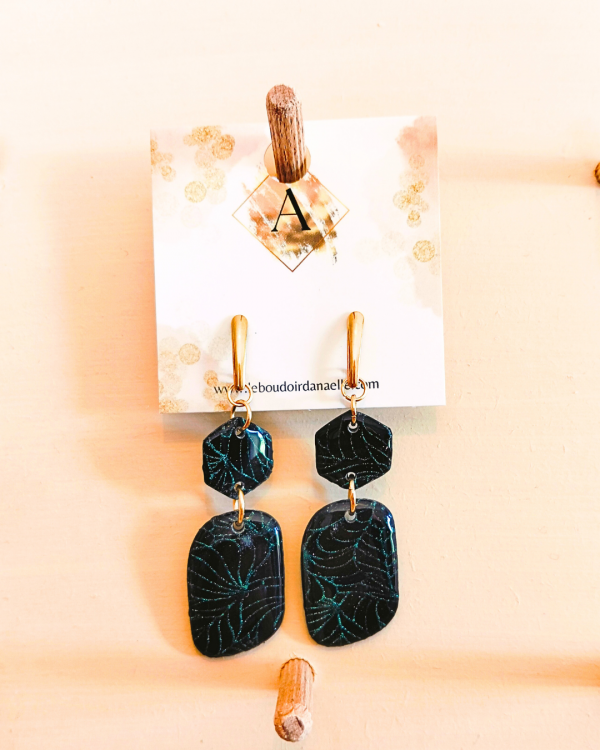 Ava (fond noir) - créatrice française